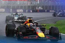 开云体育中国-红牛车队轻取阿斯顿马丁，维斯塔潘点燃赛场