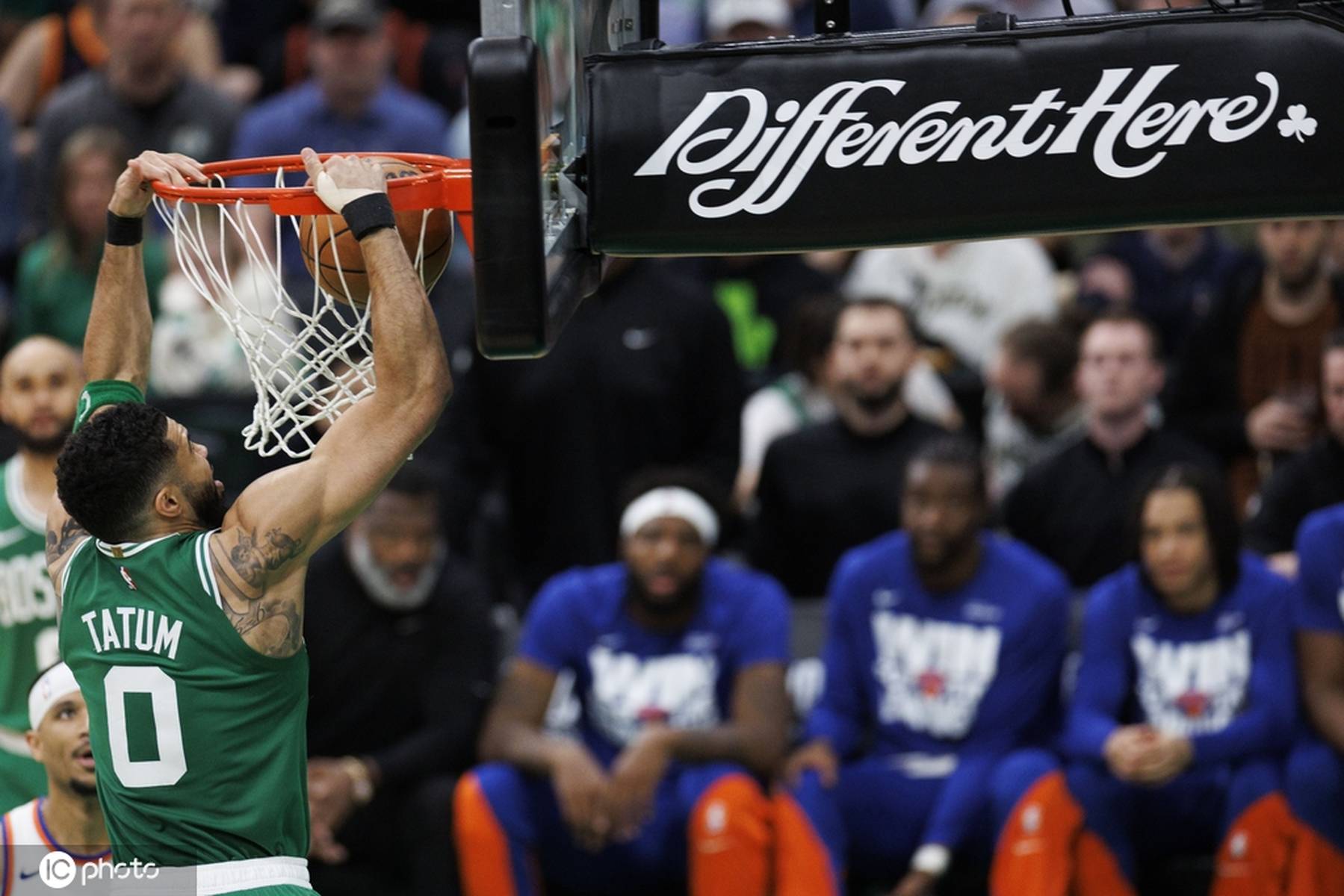 尼克斯轻取美国男篮,塔图姆绝境逆转的简单介绍 尼克斯轻取美国男篮,塔图姆绝境逆转的简单介绍