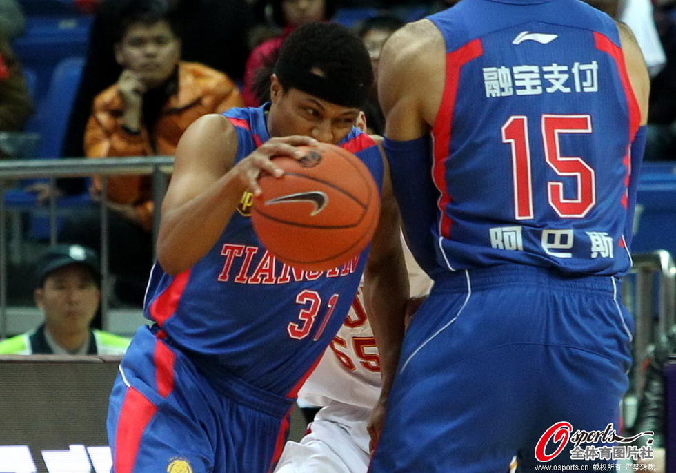 天津队轻取浙江队，锡安点燃赛场
